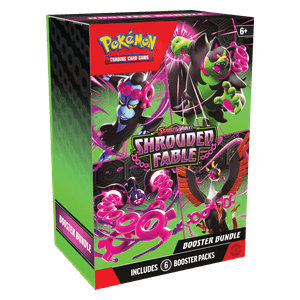 Pokémon Shrouded Fable Booster Bundle mit mehreren Pokémon-Kartensets und Booster-Packs, auf einem Tisch ausgebreitet.